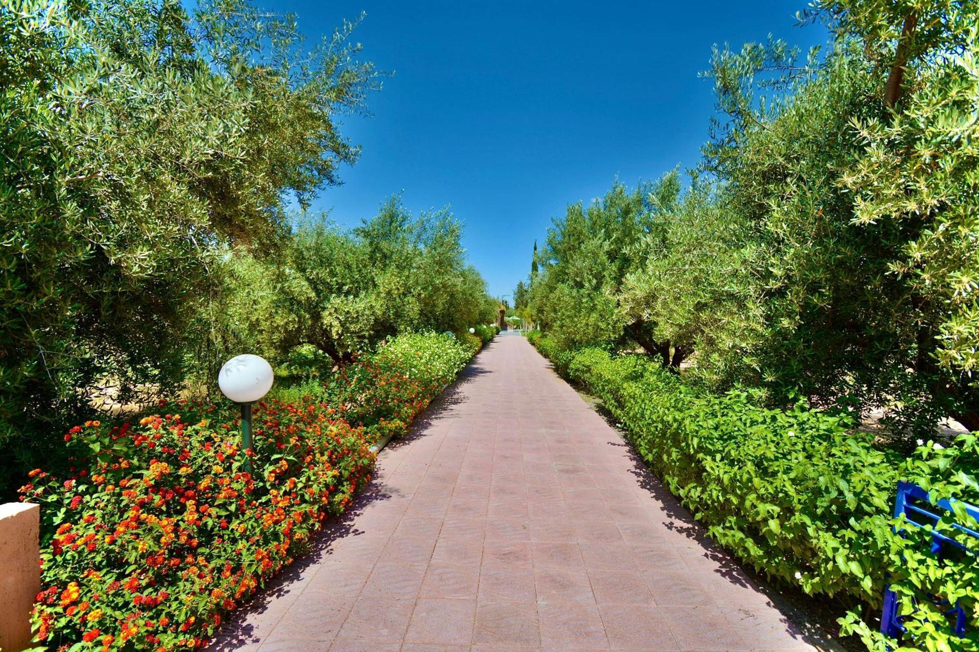 Ferme De Vacances Avec Une Grande Villa A Marrakech Marrakesch Exterior foto