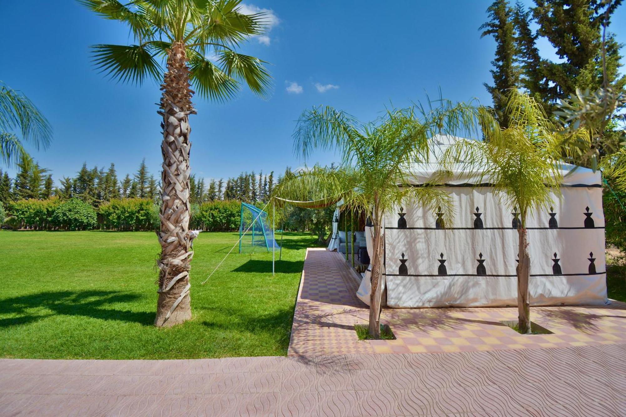Ferme De Vacances Avec Une Grande Villa A Marrakech Marrakesch Exterior foto